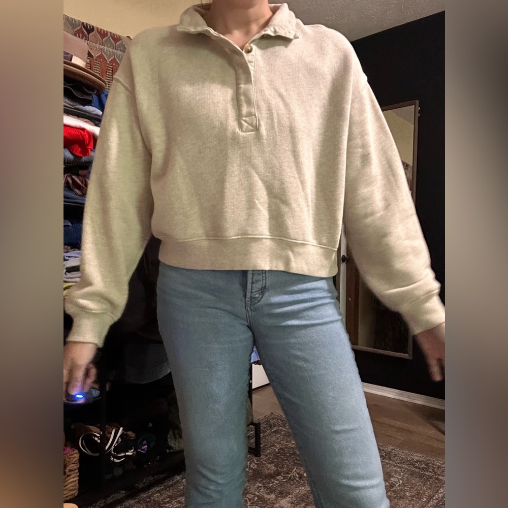 American Eagle Outfitters Cream Sweatshirt
